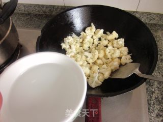 蚝油青椒炒花菜的做法步骤：4