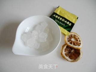 柠檬冰红茶的做法步骤：1