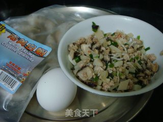 剩料巧做“芝士焗海鲜炒饭”的做法步骤：1