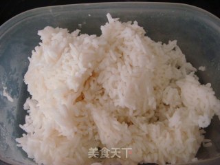 剩料巧做“芝士焗海鲜炒饭”的做法步骤：2