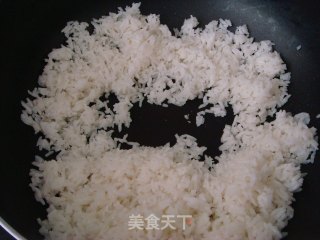 剩料巧做“芝士焗海鲜炒饭”的做法步骤：4