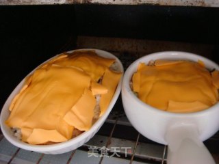 剩料巧做“芝士焗海鲜炒饭”的做法步骤：10