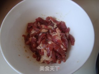 鱼香茄子的做法步骤：1
