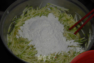 西葫芦蛋饼的做法步骤：4