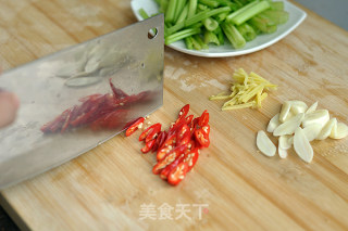 小炒肉皮的做法步骤：5