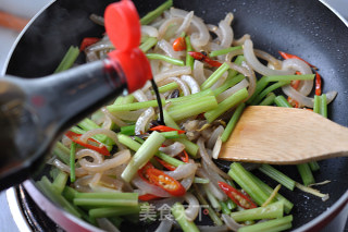 小炒肉皮的做法步骤：10