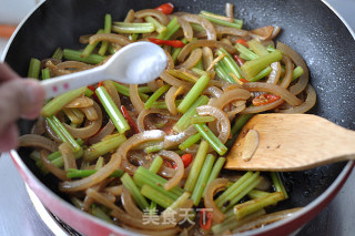 小炒肉皮的做法步骤：11