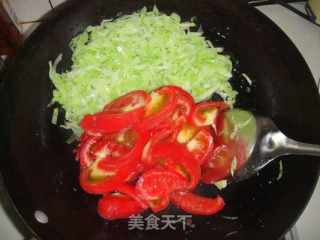 西红柿炒圆白菜的做法步骤：3