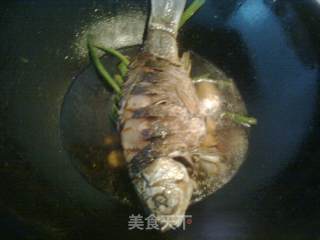 葱烧鲫鱼的做法步骤：7