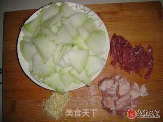 冬瓜炒肉的做法步骤：1
