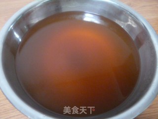 自己做夏季清凉解暑饮品——酸梅汤的做法步骤：7