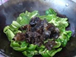 木须鸡蛋炒辣椒的做法步骤：5