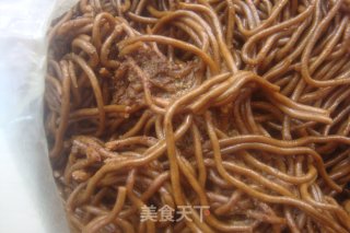 二伏吃面，友情推荐【陕西风味凉饸饹】（教你调出陕味凉饸饹）的做法步骤：4