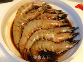 毛豆熘大虾的做法步骤：2