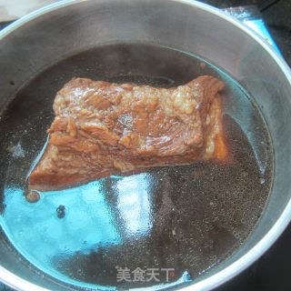 五香五花肉的做法步骤：6