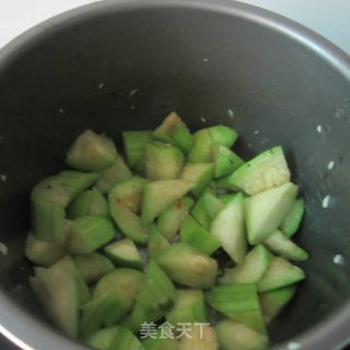 试过用电压锅焖丝瓜吧------清焖丝瓜的做法步骤：4