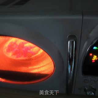 微波炉烧烤------串串烧-------葱香豆腐串的做法步骤：4