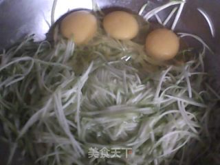 虾皮角瓜鸡蛋饼的做法步骤：4