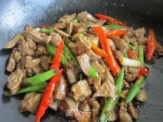 杭椒炒鸡肝的做法步骤：11