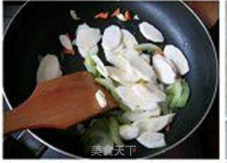 茭白芹菜炒肉丝的做法步骤：4