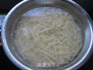 酸辣土豆丝的做法步骤：2