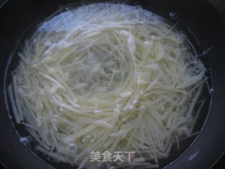 酸辣土豆丝的做法步骤：3