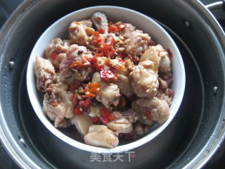 麻辣鲜香的剁椒蒸鸡翅的做法步骤：5