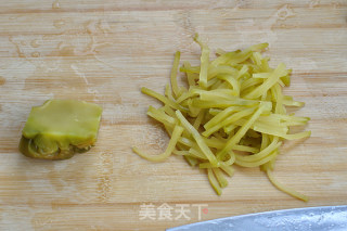 榨菜肉丝的做法步骤：1