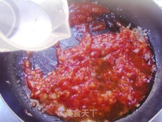 培根虾仁披萨的做法步骤：1
