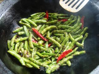干煸豆角的做法步骤：5