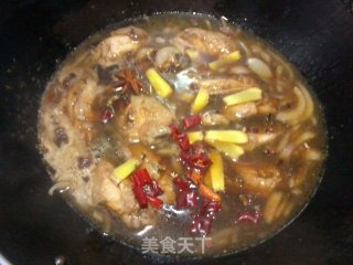 红烧鸡翅的做法步骤：7