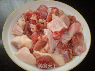 子鸭焖花菜的做法步骤：1