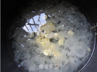 银耳百合莲子羹的做法步骤：7