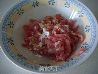 简单易做的“腐乳肉丝炒面”的做法步骤：2