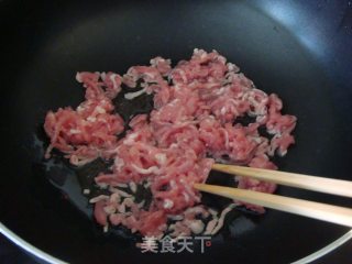 简单易做的“腐乳肉丝炒面”的做法步骤：4