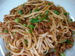 简单易做的“腐乳肉丝炒面”的做法步骤：12