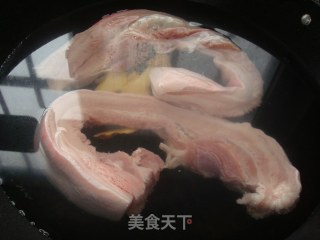 简单易做红烧肉的做法步骤：2