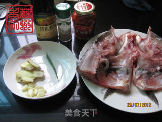 剁椒鱼头的做法步骤：1