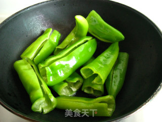 虎皮尖椒的做法步骤：3