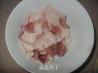 苦笋炒肉的做法步骤：2