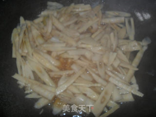 苦笋炒肉的做法步骤：6