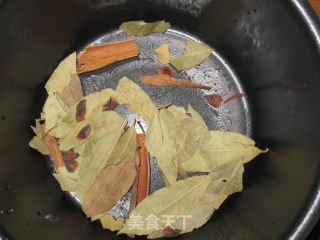 水煮花生鹌鹑蛋的做法步骤：3