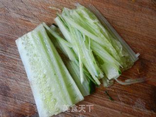玉带蛋皮卷的做法步骤：3