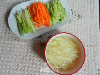 玉带蛋皮卷的做法步骤：4