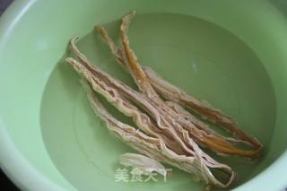 腐竹拌黄瓜的做法步骤：1