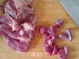 香辣烤羊肉串的做法步骤：1