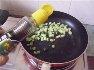 牛肉干炒黄瓜的做法步骤：7