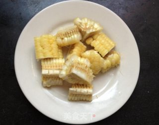 惊艳四座的炖菜——玉米土豆啤酒鸡的做法步骤：2