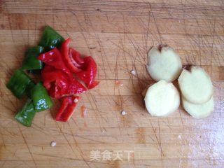 惊艳四座的炖菜——玉米土豆啤酒鸡的做法步骤：4
