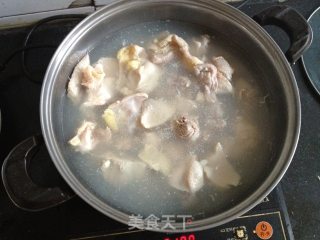惊艳四座的炖菜——玉米土豆啤酒鸡的做法步骤：7